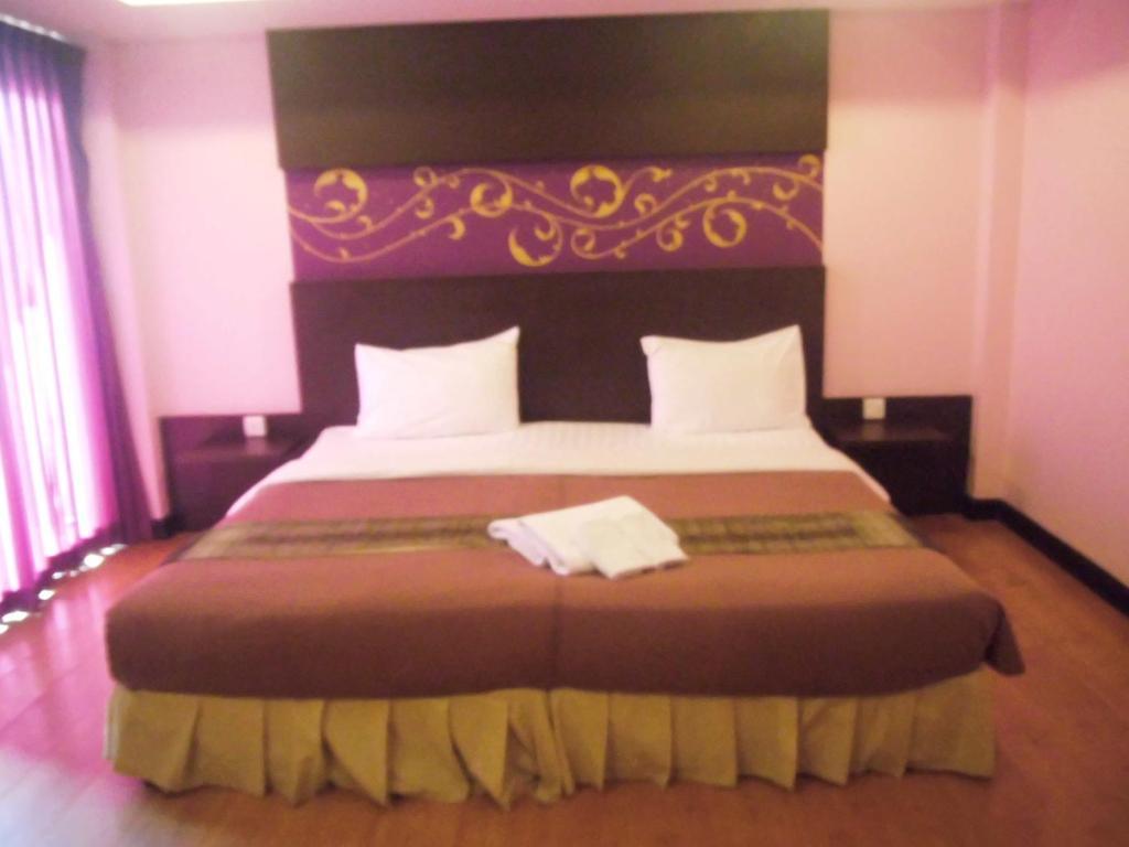 Hotel Baan Chalelarn à HHQ Extérieur photo