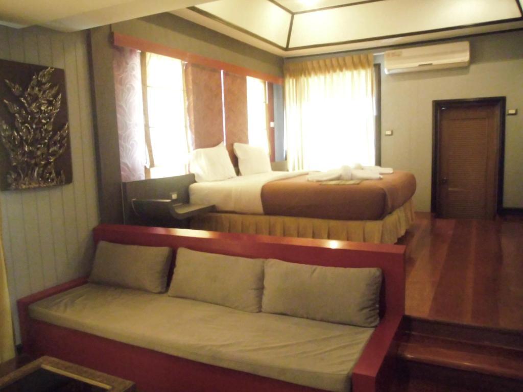 Hotel Baan Chalelarn à HHQ Extérieur photo