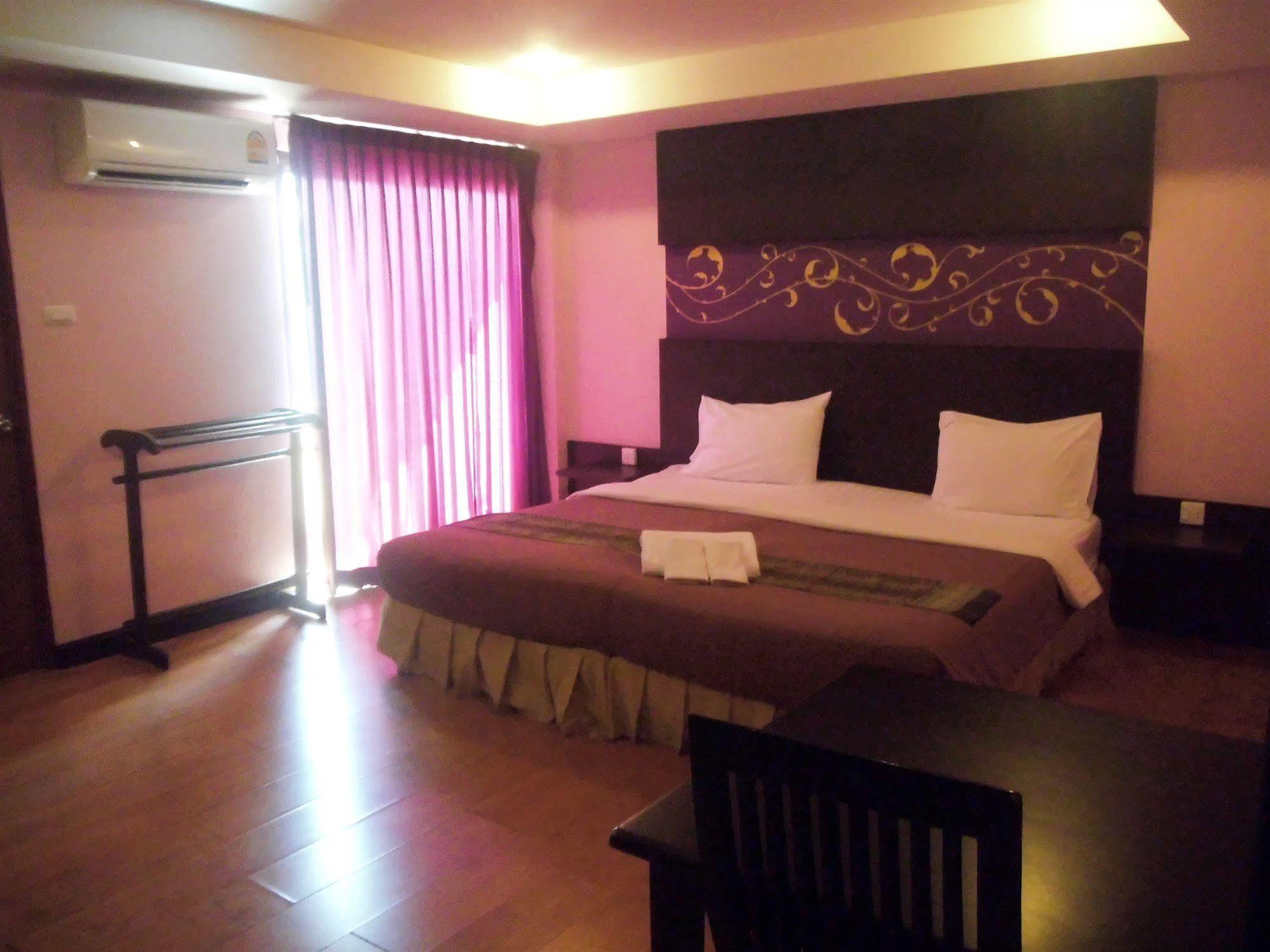 Hotel Baan Chalelarn à HHQ Extérieur photo